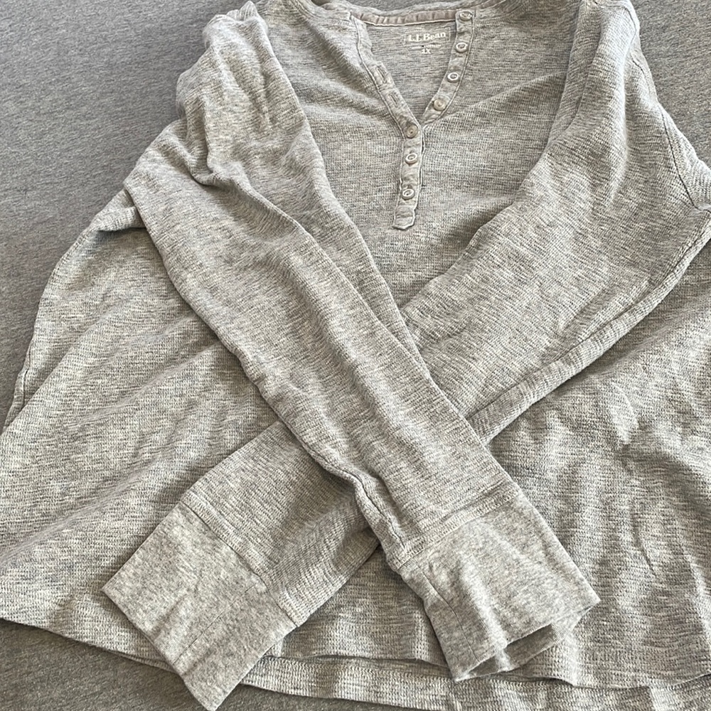 Women’s L.L. Bean Henley long- sleeved heavyweight knit shirt size XL